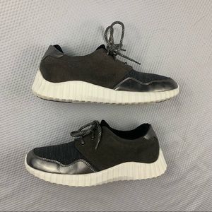 Johnston & Murphy women’s sneaker